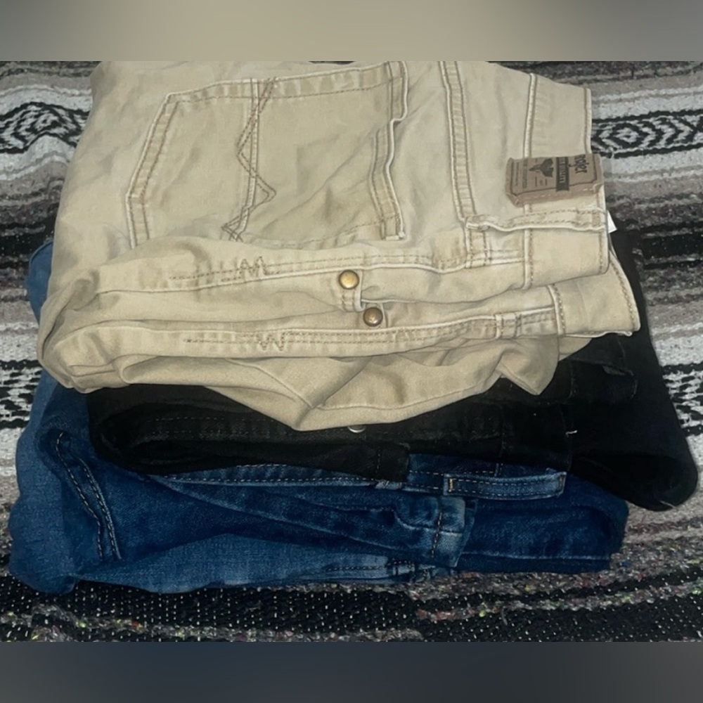 PreOwned Wrangler Cowboy Jeans Good Condition Size 32x 32 Ultra Flex 30X32 .